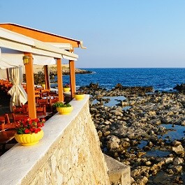 taverne aan zee op het Griekse eiland Kreta